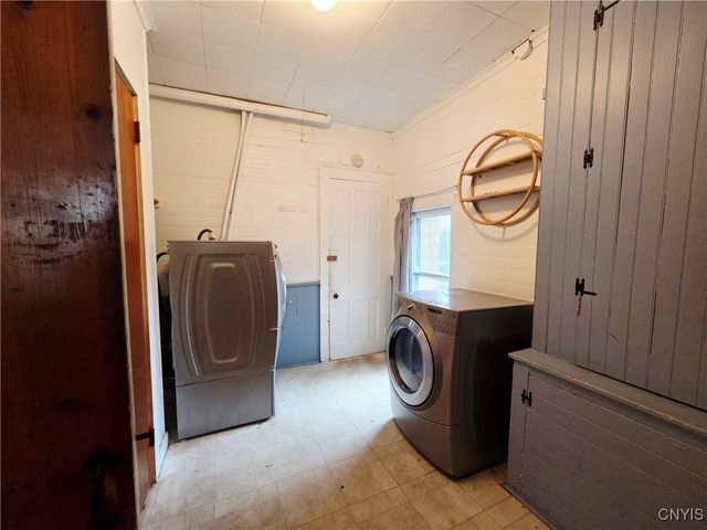 98 Franklin Street Lower, Auburn, NY 13021