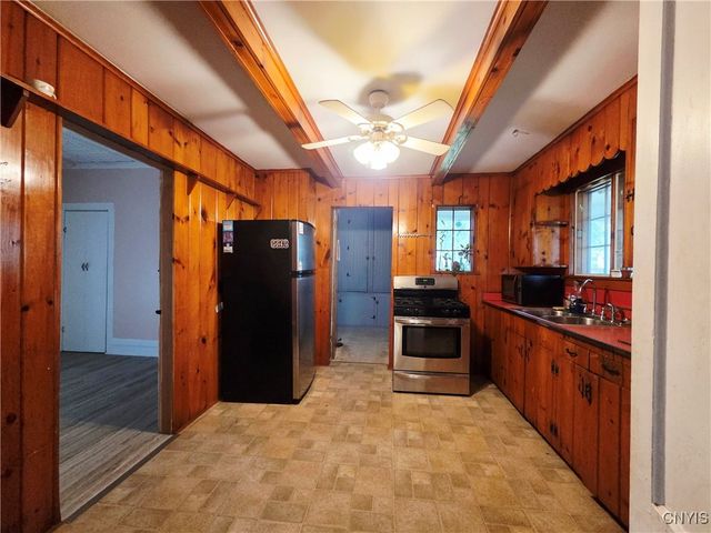 98 Franklin Street Lower, Auburn, NY 13021