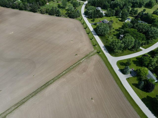 Lt6 E WHITAKER LANE, Oconomowoc, WI 53066