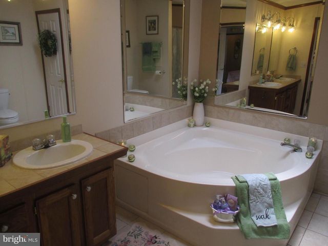284 WAVERLY CT, Fayetteville, PA 17222