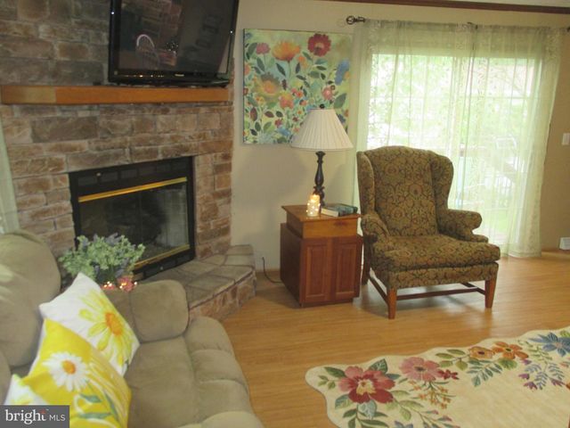284 WAVERLY CT, Fayetteville, PA 17222