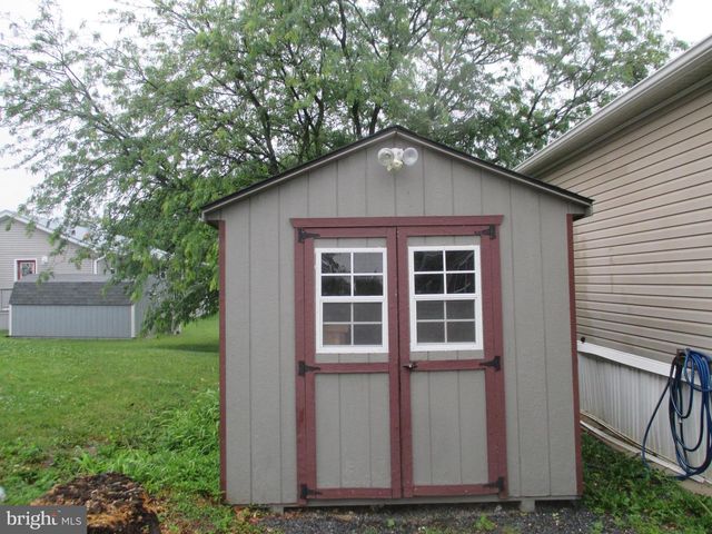 284 WAVERLY CT, Fayetteville, PA 17222