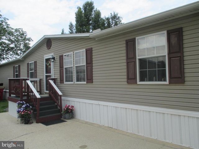 284 WAVERLY CT, Fayetteville, PA 17222