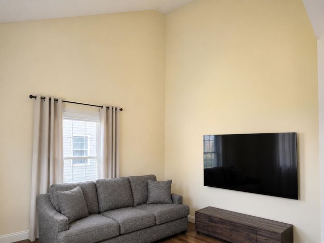 21 Stocklan Circle, Dover, NH 03820
