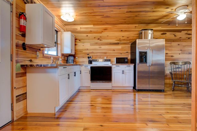 214 Lindsey Lane, Wellington, KY 40387