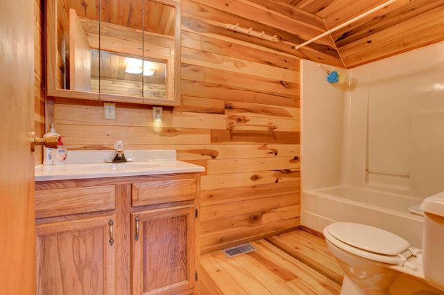 214 Lindsey Lane, Wellington, KY 40387