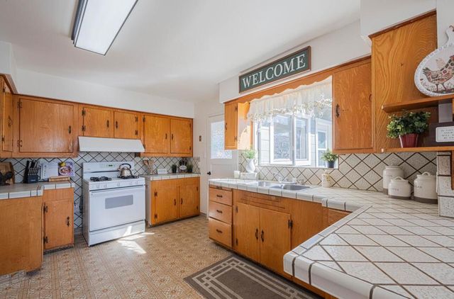 757 Middlefield Road, Salinas, CA 93906