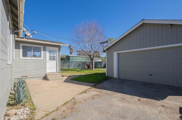 757 Middlefield Road, Salinas, CA 93906