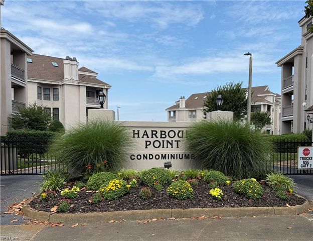 411 Harbour Pt Apt 102, Virginia Beach, VA 23451