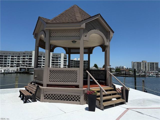411 Harbour Pt Apt 102, Virginia Beach, VA 23451
