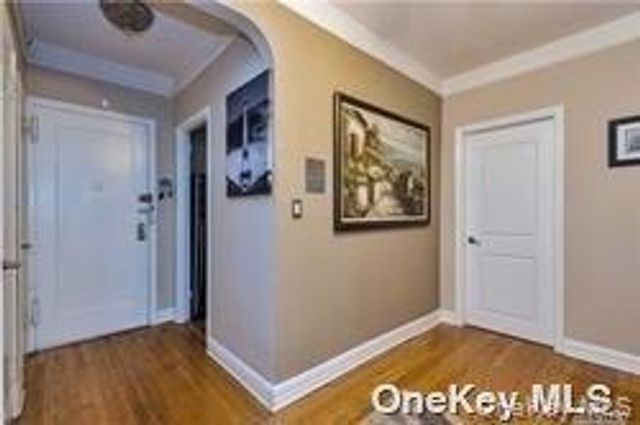 55 Grand Avenue 2A, Rockville Centre, NY 11570