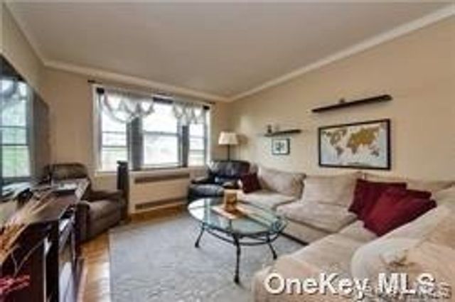55 Grand Avenue 2A, Rockville Centre, NY 11570