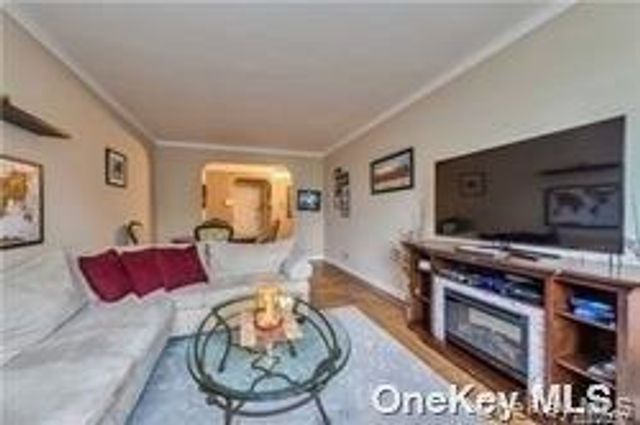 55 Grand Avenue 2A, Rockville Centre, NY 11570