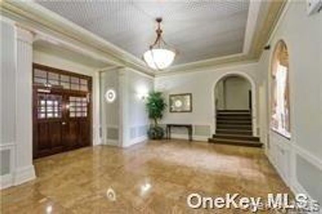 55 Grand Avenue 2A, Rockville Centre, NY 11570