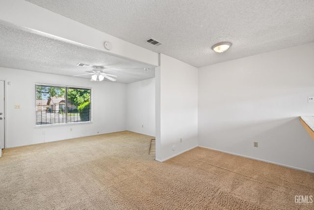 7800 Westfield Road 45, Bakersfield, CA 93309