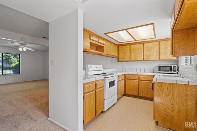 7800 Westfield Road 45, Bakersfield, CA 93309