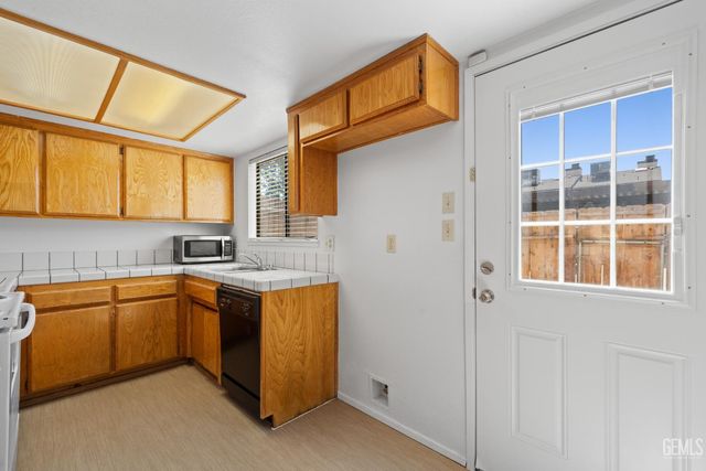 7800 Westfield Road 45, Bakersfield, CA 93309