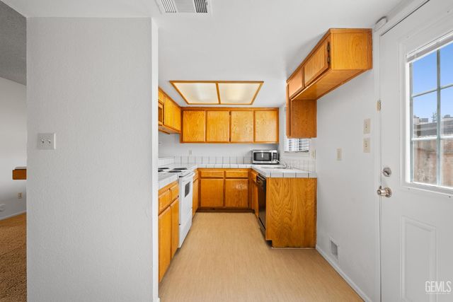 7800 Westfield Road 45, Bakersfield, CA 93309