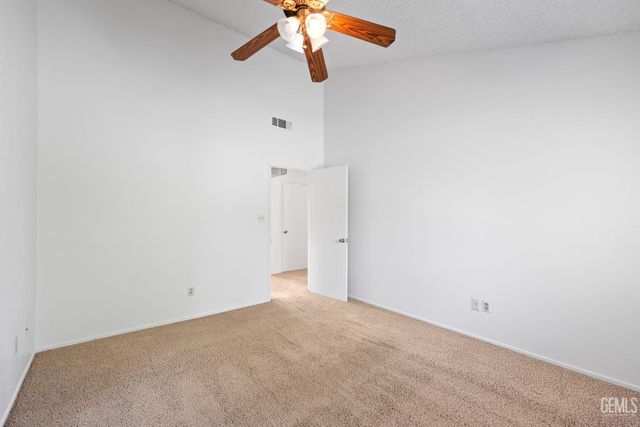 7800 Westfield Road 45, Bakersfield, CA 93309