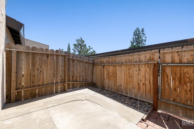 7800 Westfield Road 45, Bakersfield, CA 93309