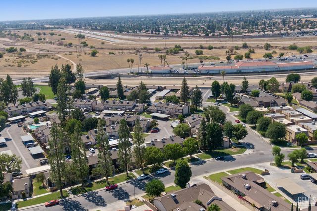 7800 Westfield Road 45, Bakersfield, CA 93309