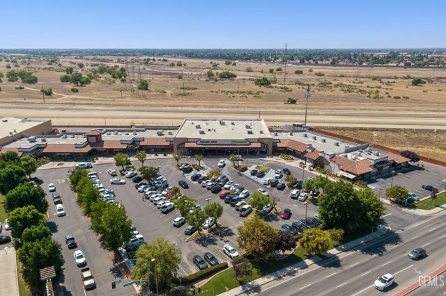 7800 Westfield Road 45, Bakersfield, CA 93309