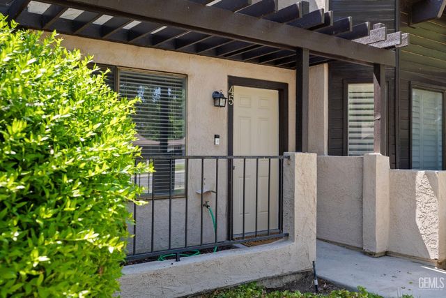 7800 Westfield Road 45, Bakersfield, CA 93309