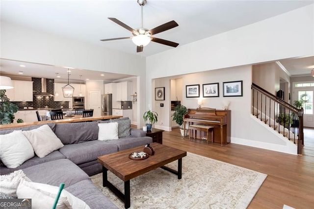 802 Omaha Place, Kennesaw, GA 30152