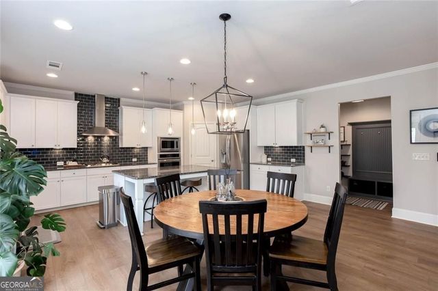 802 Omaha Place, Kennesaw, GA 30152