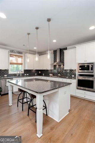 802 Omaha Place, Kennesaw, GA 30152