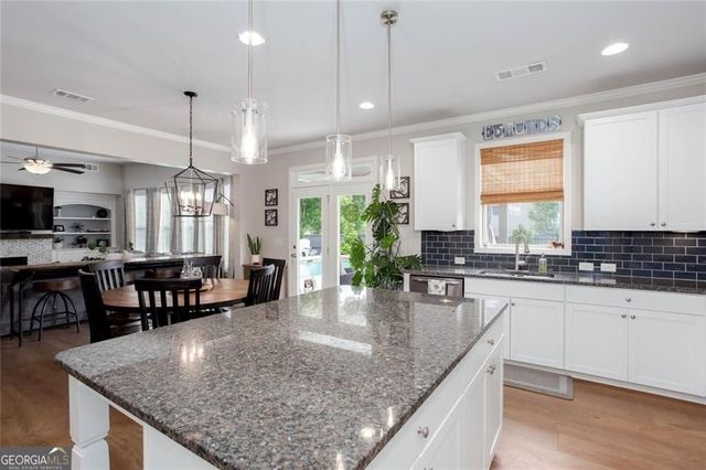 802 Omaha Place, Kennesaw, GA 30152
