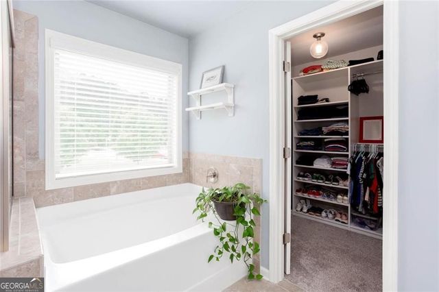 802 Omaha Place, Kennesaw, GA 30152