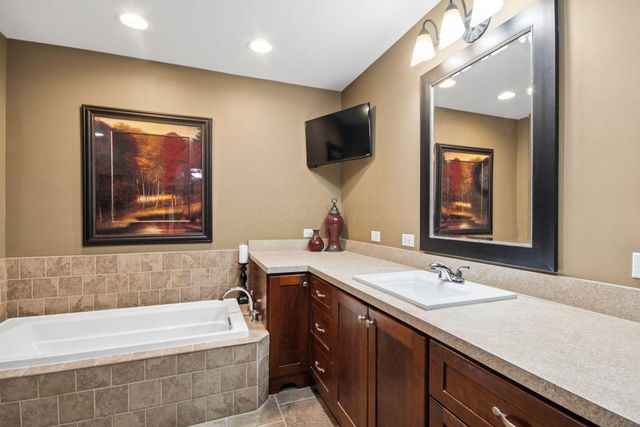 193 Caroline Drive, Hebron, OH 43025