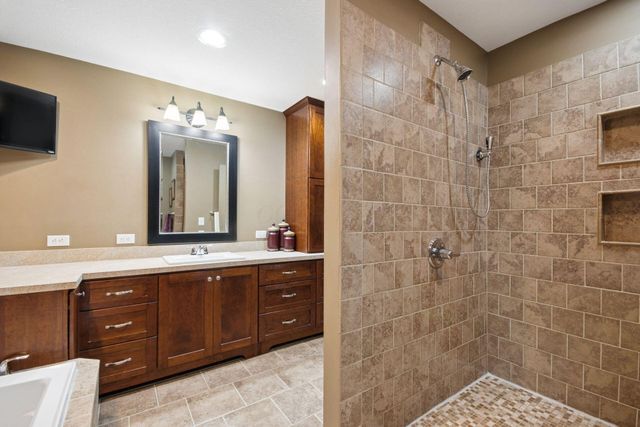 193 Caroline Drive, Hebron, OH 43025