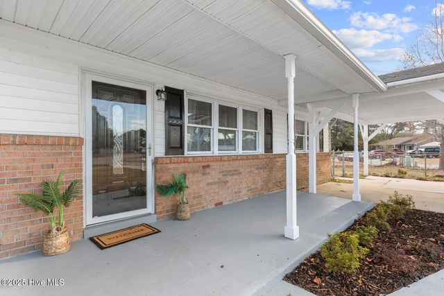 501 Holly Court, Jacksonville, NC 28540