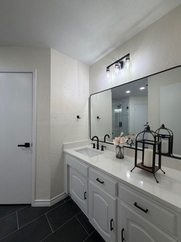 108 Amory Drive, Benbrook, TX 76126