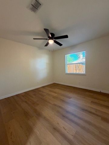 108 Amory Drive, Benbrook, TX 76126