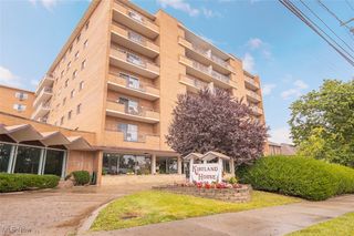 1480 Warren Road 206, Lakewood, OH 44107