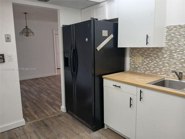 1300 Saint Charles Pl 222, Pembroke Pines, FL 33026
