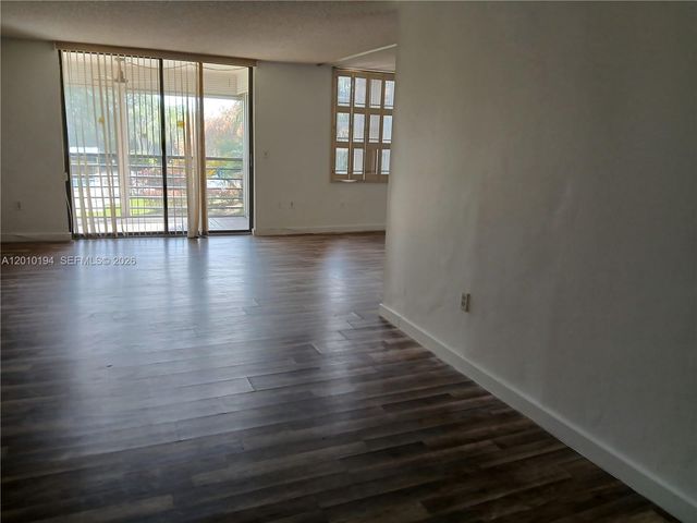 1300 Saint Charles Pl 222, Pembroke Pines, FL 33026