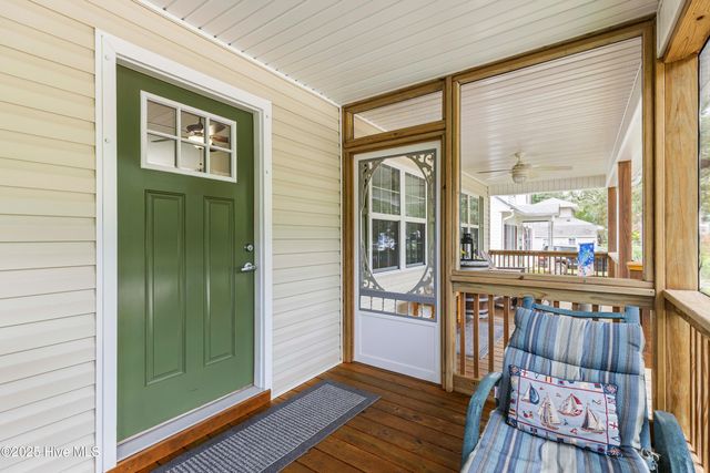 104 NE 40th Street, Oak Island, NC 28465