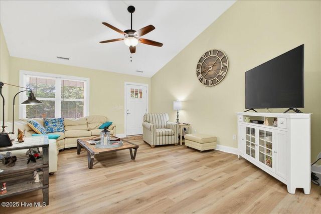 104 NE 40th Street, Oak Island, NC 28465