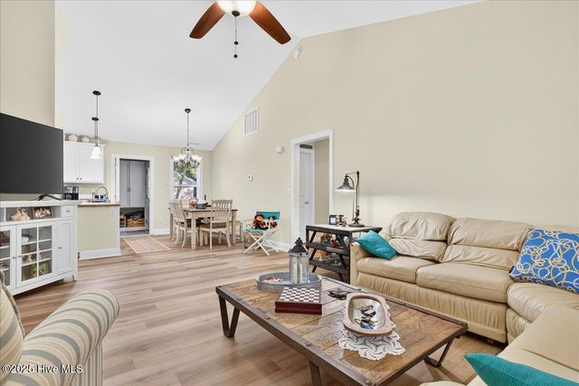 104 NE 40th Street, Oak Island, NC 28465