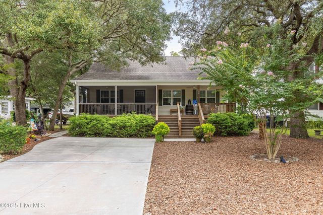 104 NE 40th Street, Oak Island, NC 28465