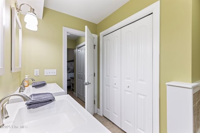 104 NE 40th Street, Oak Island, NC 28465