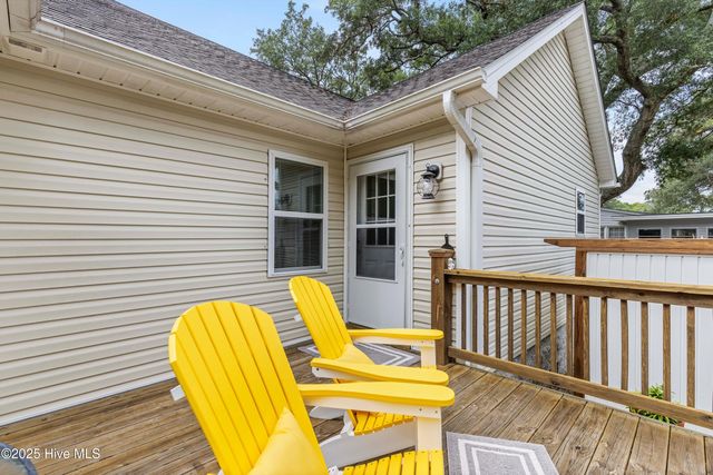 104 NE 40th Street, Oak Island, NC 28465