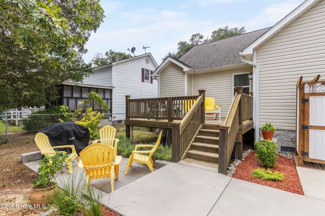 104 NE 40th Street, Oak Island, NC 28465