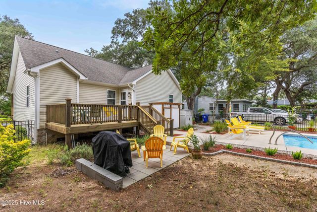 104 NE 40th Street, Oak Island, NC 28465