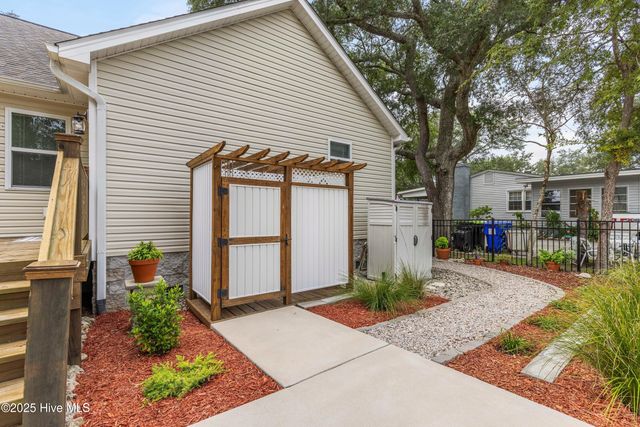 104 NE 40th Street, Oak Island, NC 28465