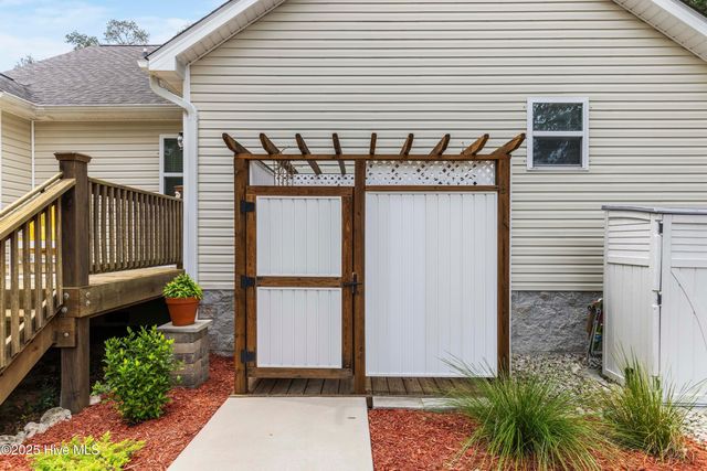 104 NE 40th Street, Oak Island, NC 28465